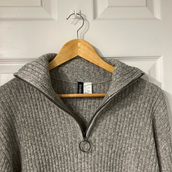 H&M Grey Sweater - Picture 4 of 4